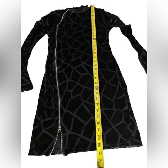 Black Plus Size Bodycon/ Mini/ Party/ Assymmetrical Zip Dress - Picture 7 of 8